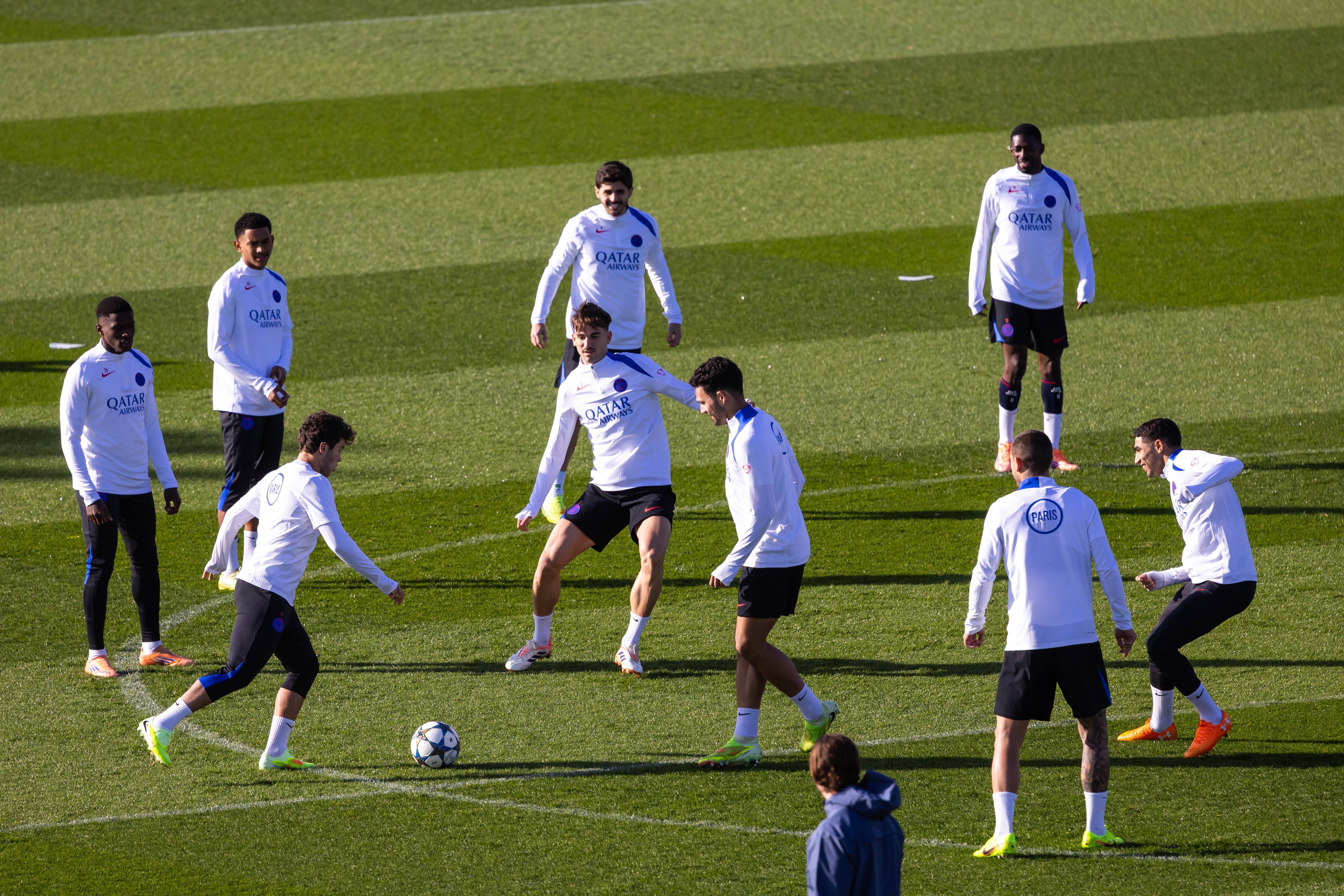 欧冠赛程吃紧;巴黎圣日耳曼赛前调整名单;悬念犹存;训练强度明显提升的简单介绍 欧冠赛程吃紧;巴黎圣日耳曼赛前调整名单;悬念犹存;训练强度明显提升的简单介绍